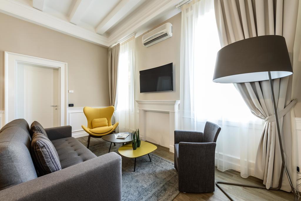 Palazzo Bovio - Boutique Apartments ปาโดวา ภายนอก รูปภาพ